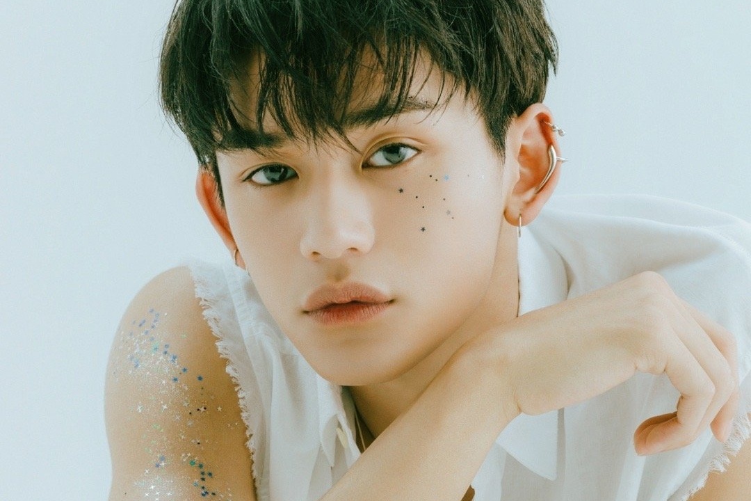 Lien tiep 3 co gai tung bang chung hen ho nam ca si Lucas hinh anh