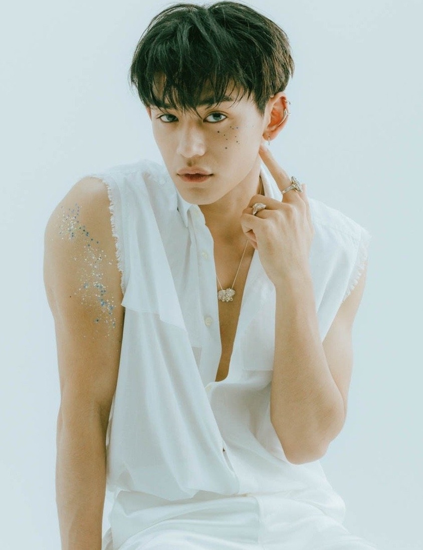 Lucas ngu cung fan anh 2