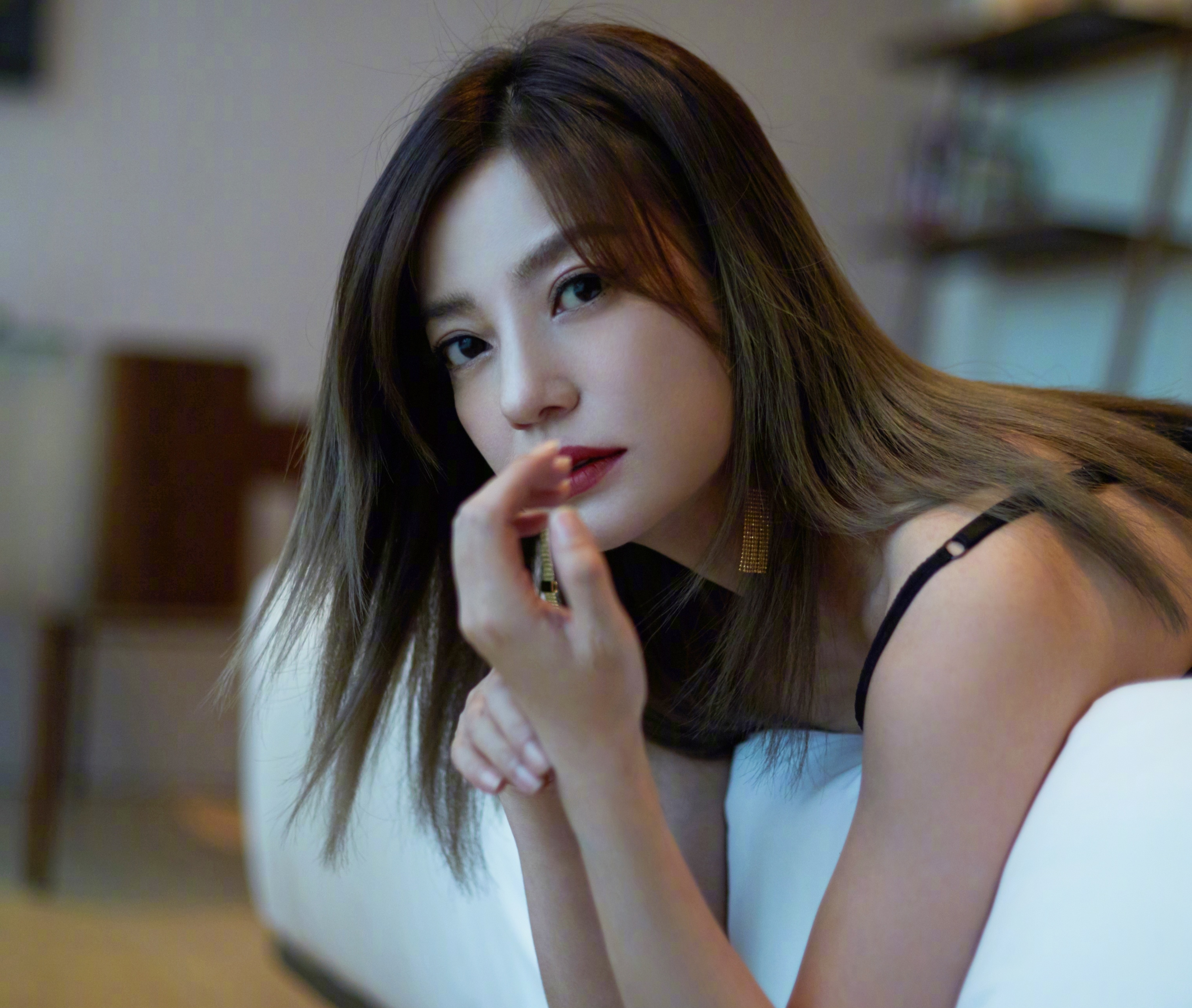 Trieu Vy bi xoa ten anh 1