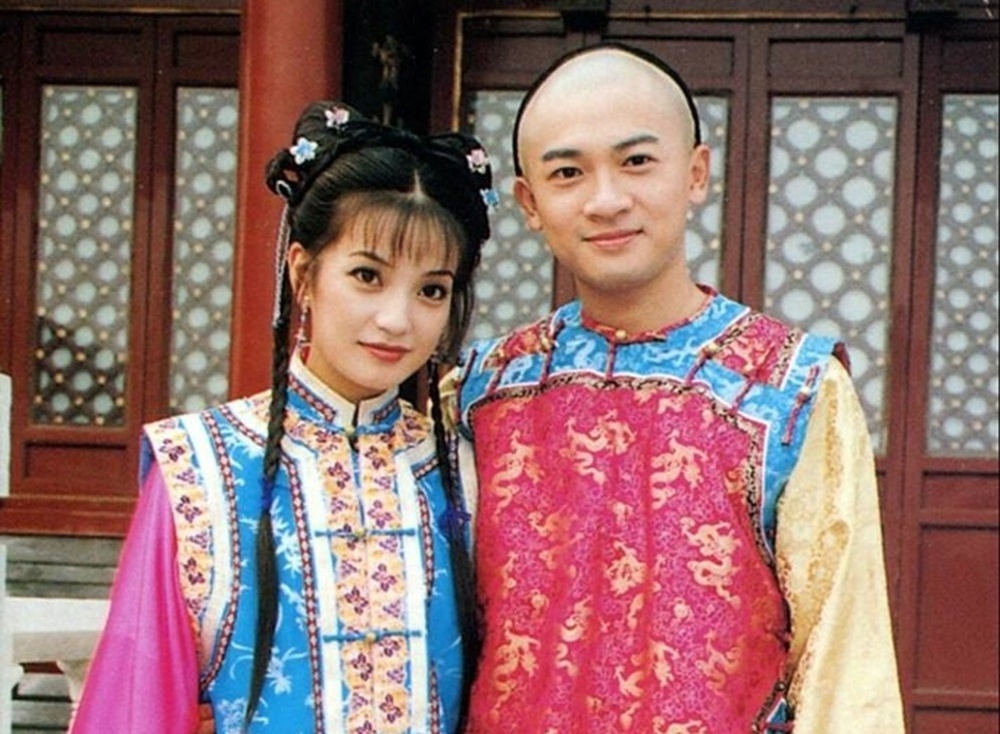 Triệu Vy bị xóa tên khỏi Hoàn Châu cách cách ảnh 2 Trieu Vy bi xoa ten khoi Hoan Chau cach cach anh 2