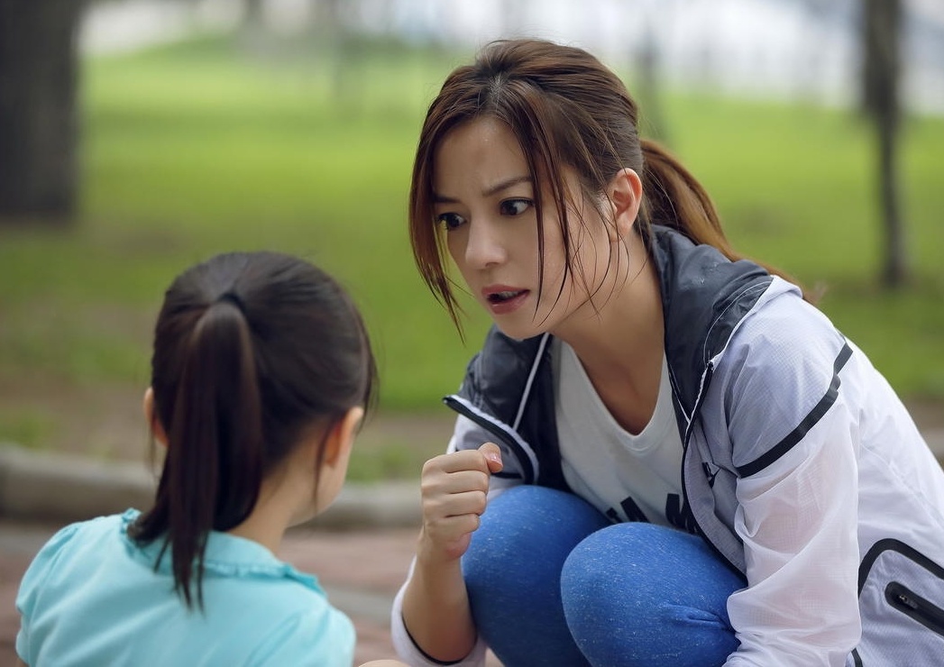 Triệu Vy bị xóa tên khỏi Hoàn Châu cách cách ảnh 22 Trieu Vy bi xoa ten khoi Hoan Chau cach cach anh 22