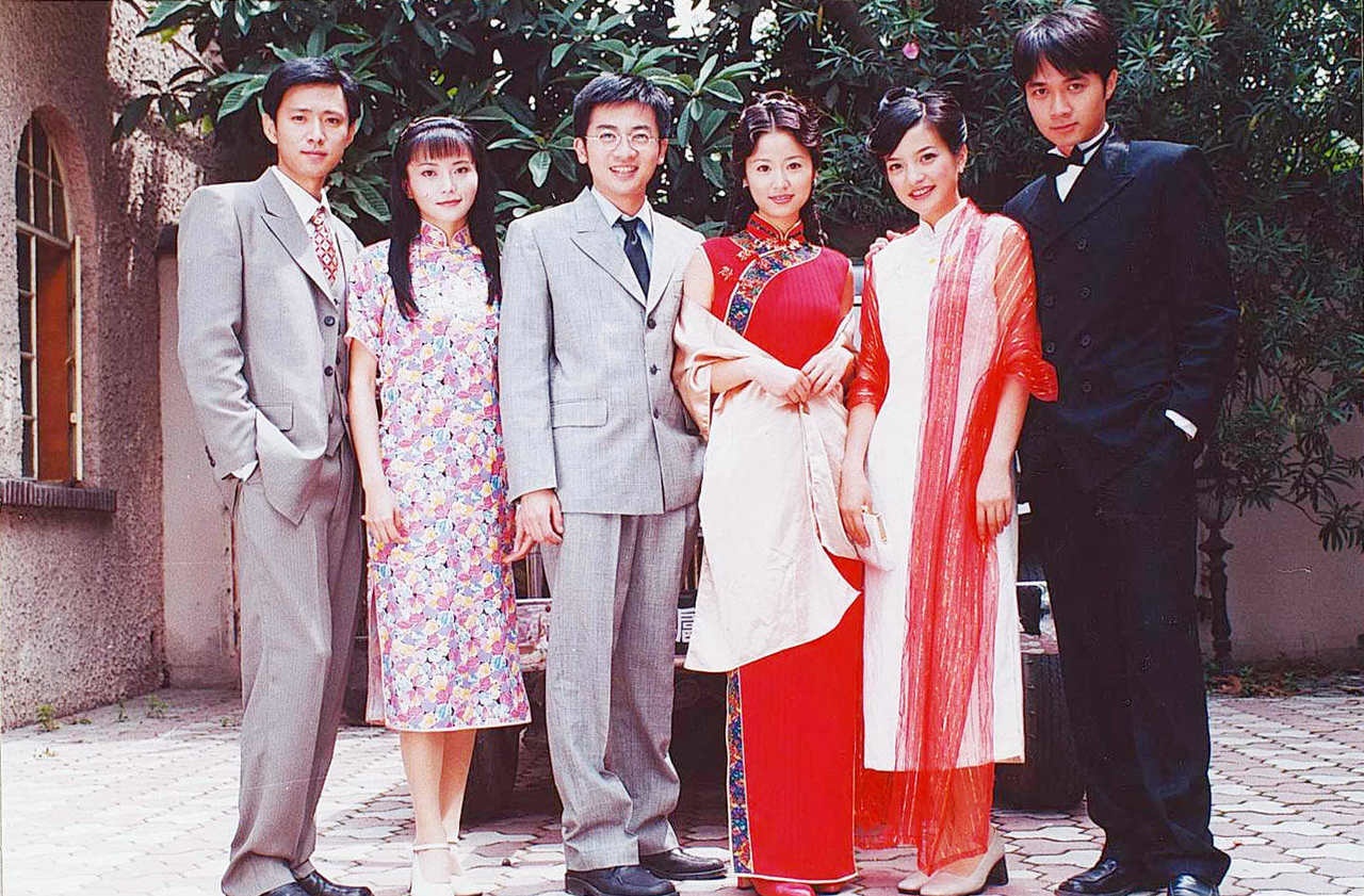 Triệu Vy bị xóa tên khỏi Hoàn Châu cách cách ảnh 9 Trieu Vy bi xoa ten khoi Hoan Chau cach cach anh 9