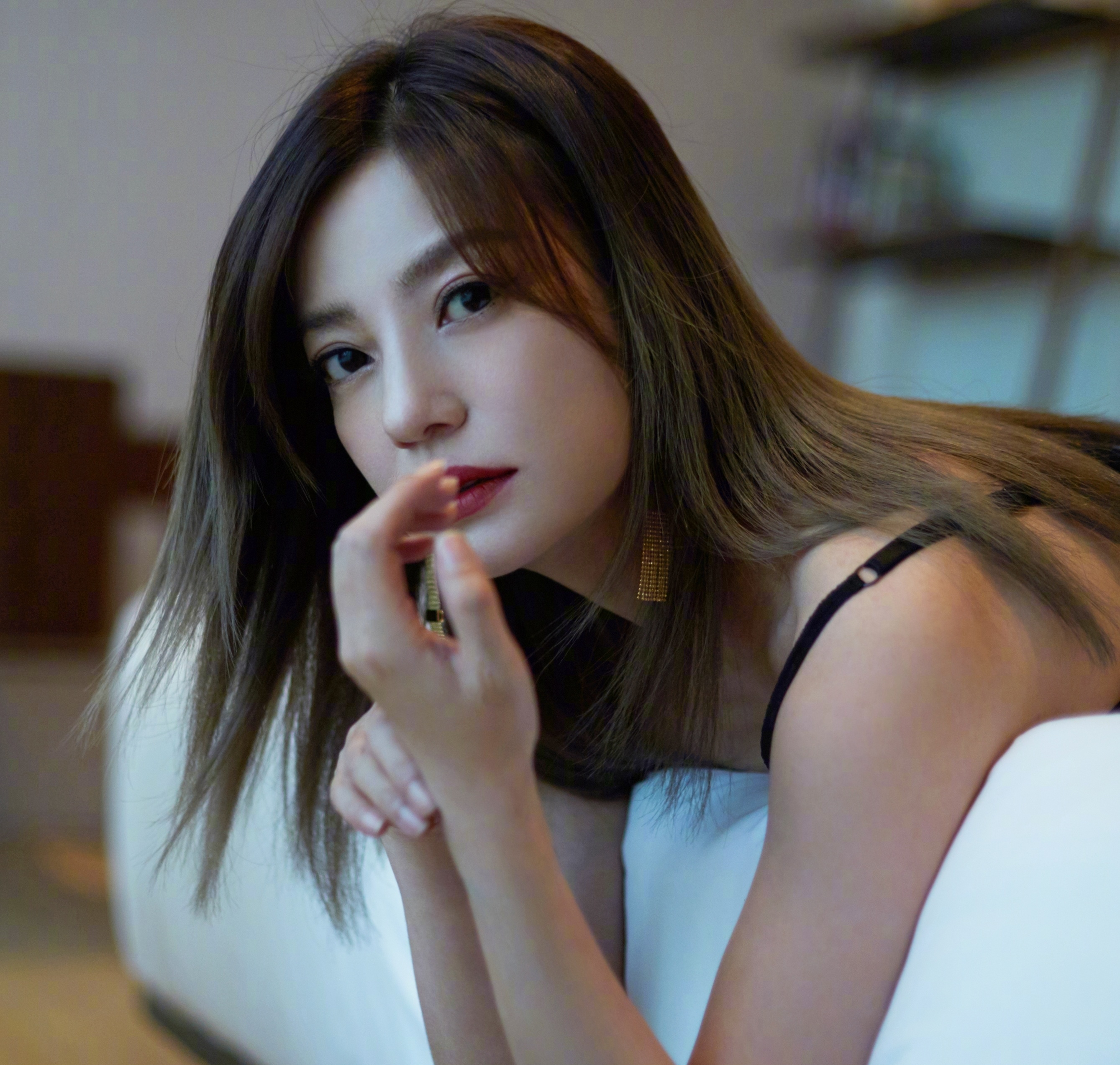 Triệu Vy bị xóa tên khỏi giải thưởng ảnh 2 Trieu Vy bi xoa ten khoi giai thuong anh 2