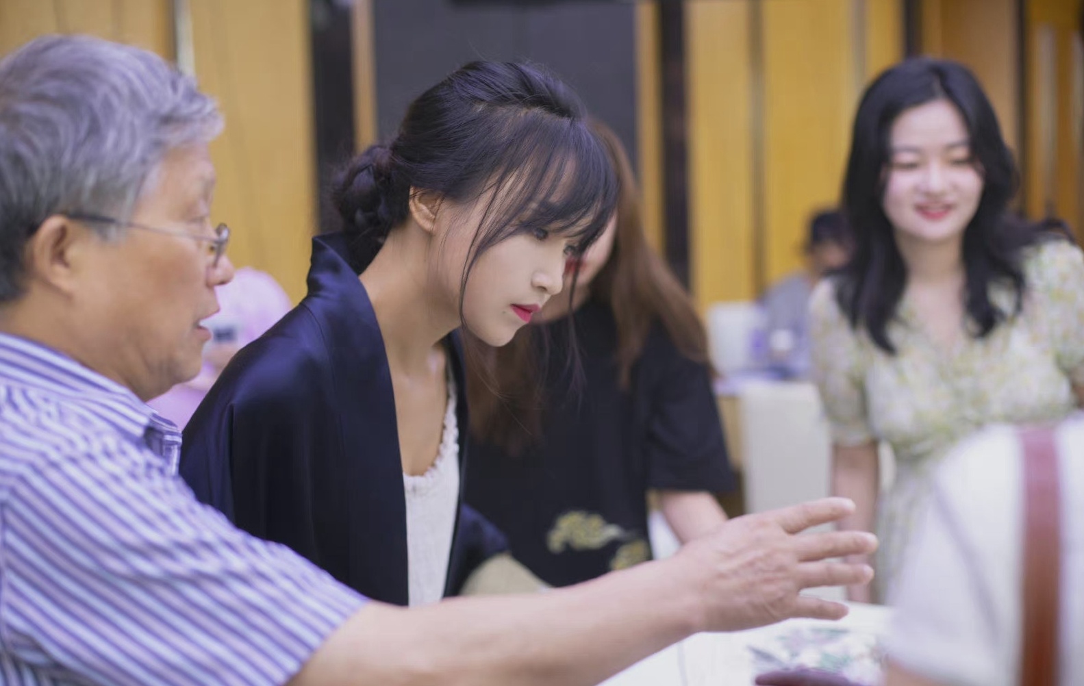 Ly Tu That ngung quay video anh 3