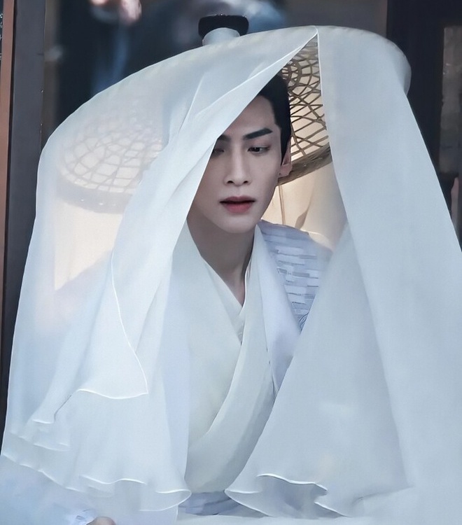 Thai Tu Khon phong cach eo la anh 2