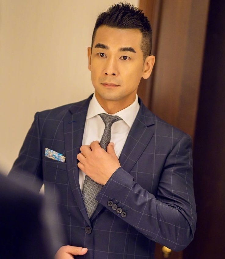 Trieu Van Trac tham gia show giai tri anh 7