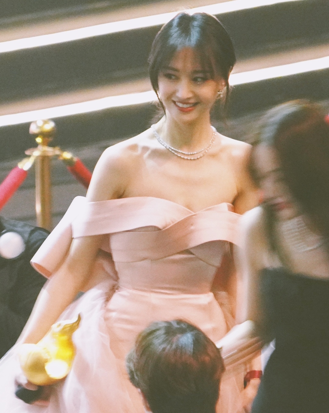 Trinh Sang bo roi hai con anh 1