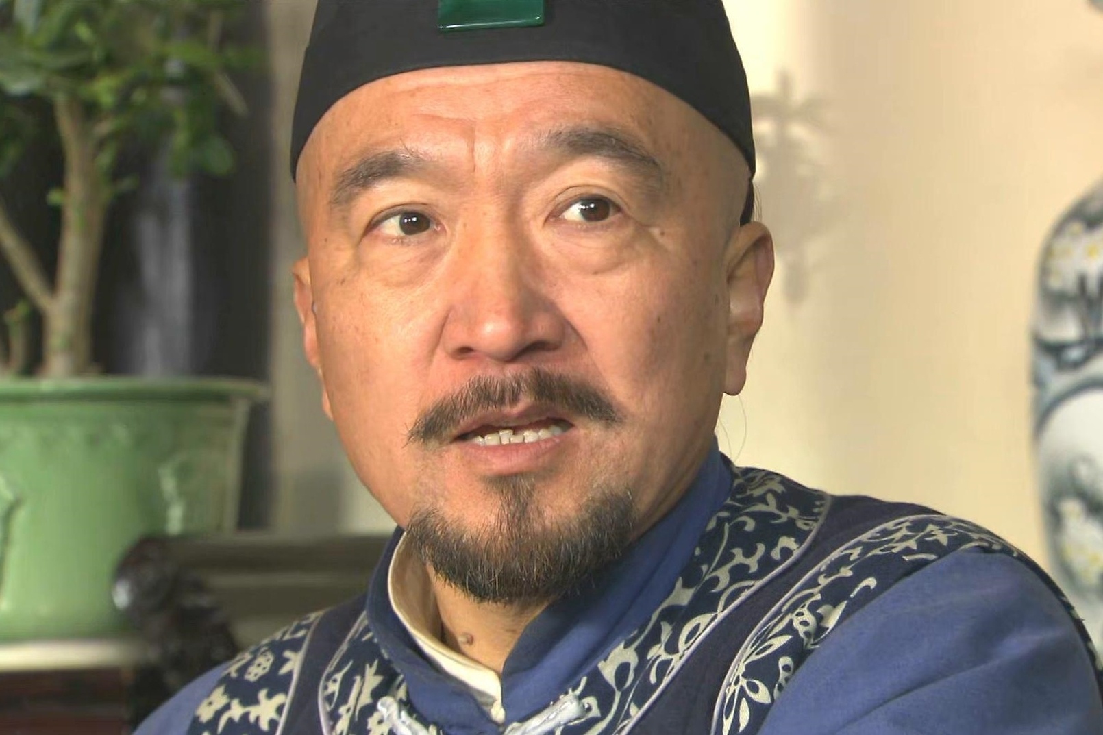 Cuoc doi ky la cua nam dien vien dong vai te tuong Luu Gu hinh anh