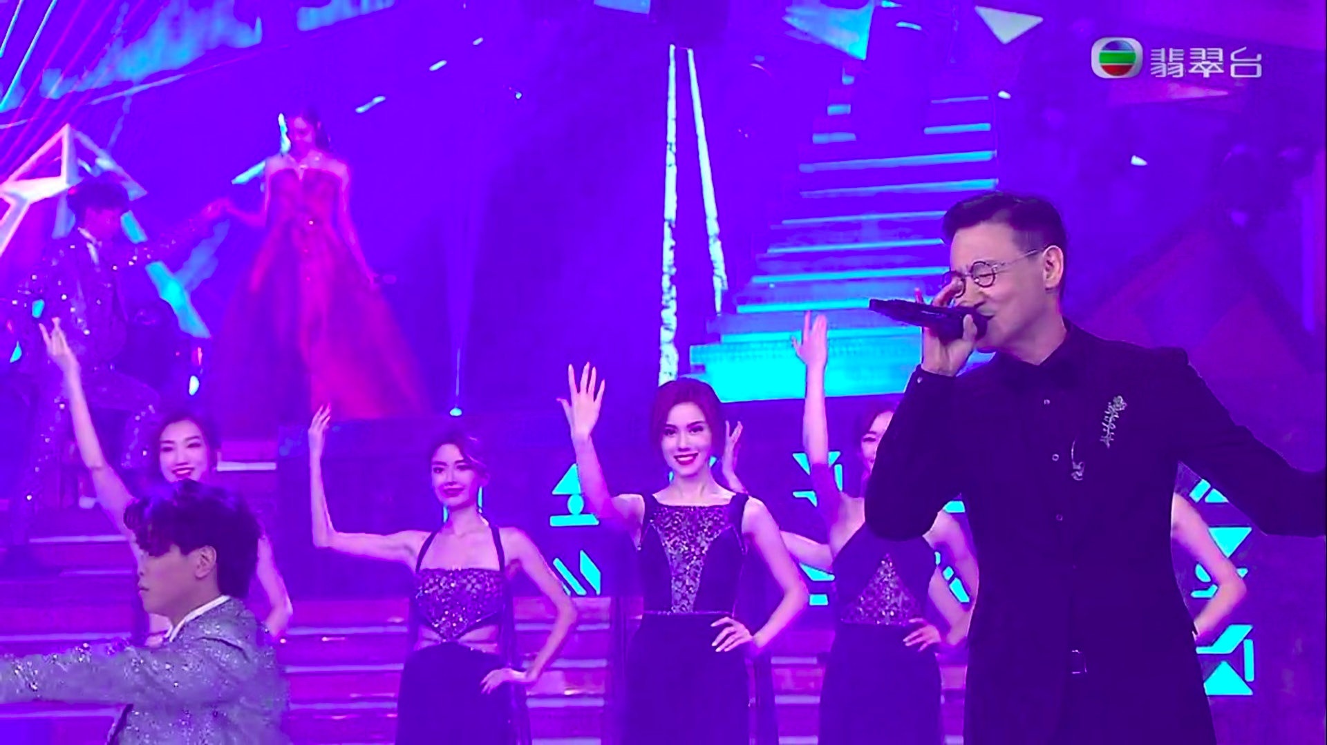 Ca than Truong Hoc Huu tai Hoa hau Hong Kong 2021 anh 4