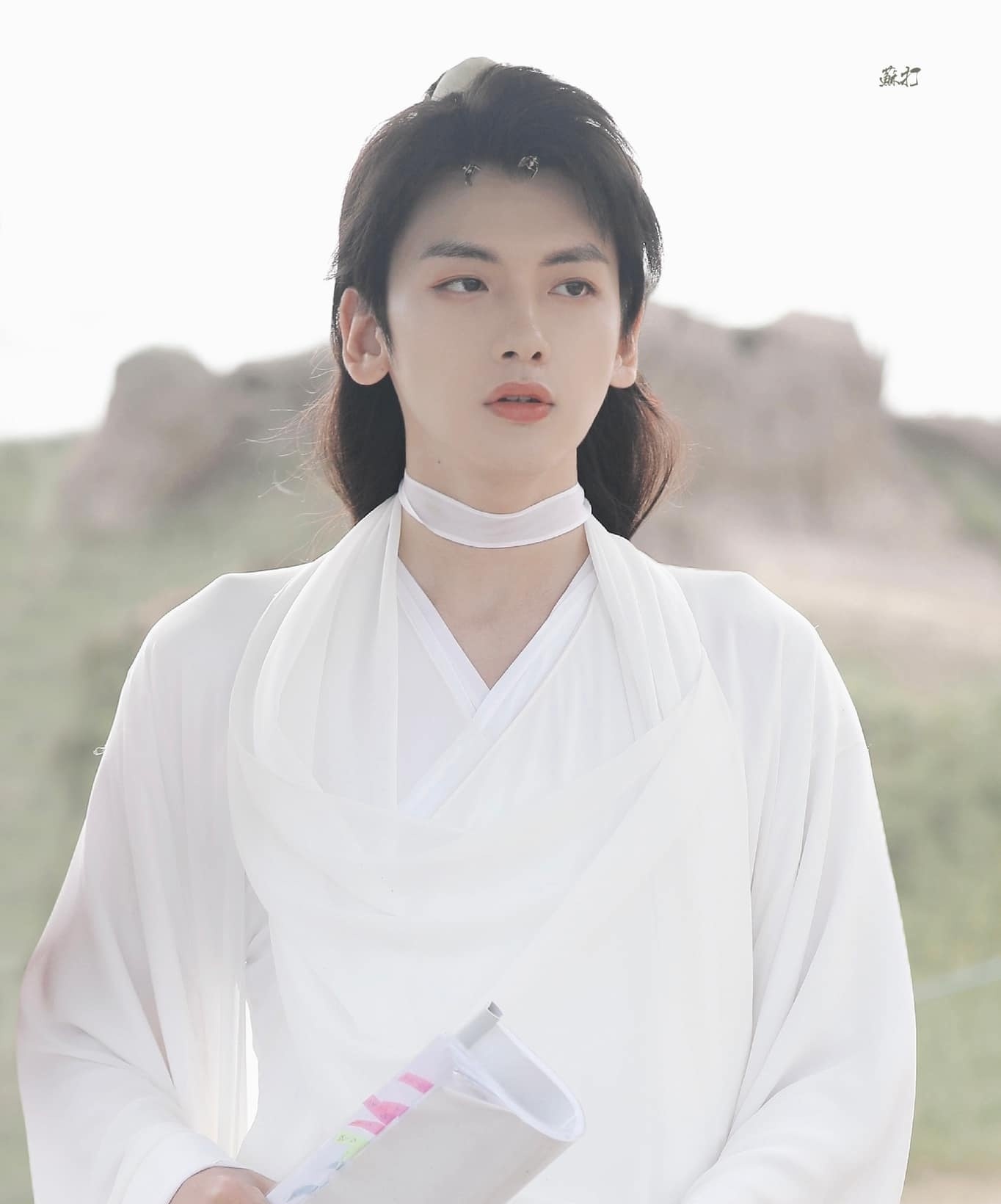 Cuc Tinh Y trang diem dam anh 5