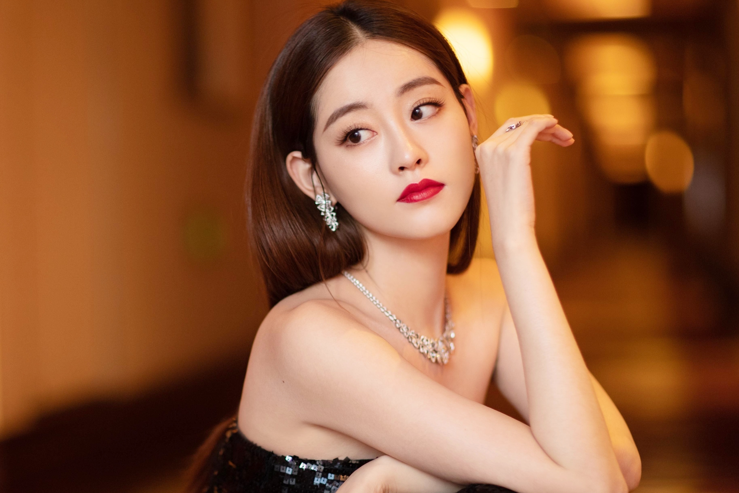 Sao nu that bai khi co tro thanh Dich Le Nhiet Ba thu hai hinh anh