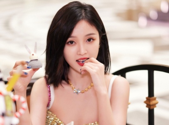 Tranh luan dien vien co can bang dai hoc khong hinh anh