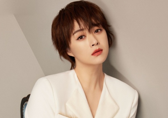 Sao nu 'Thien long bat bo' vuc lai danh tieng hinh anh