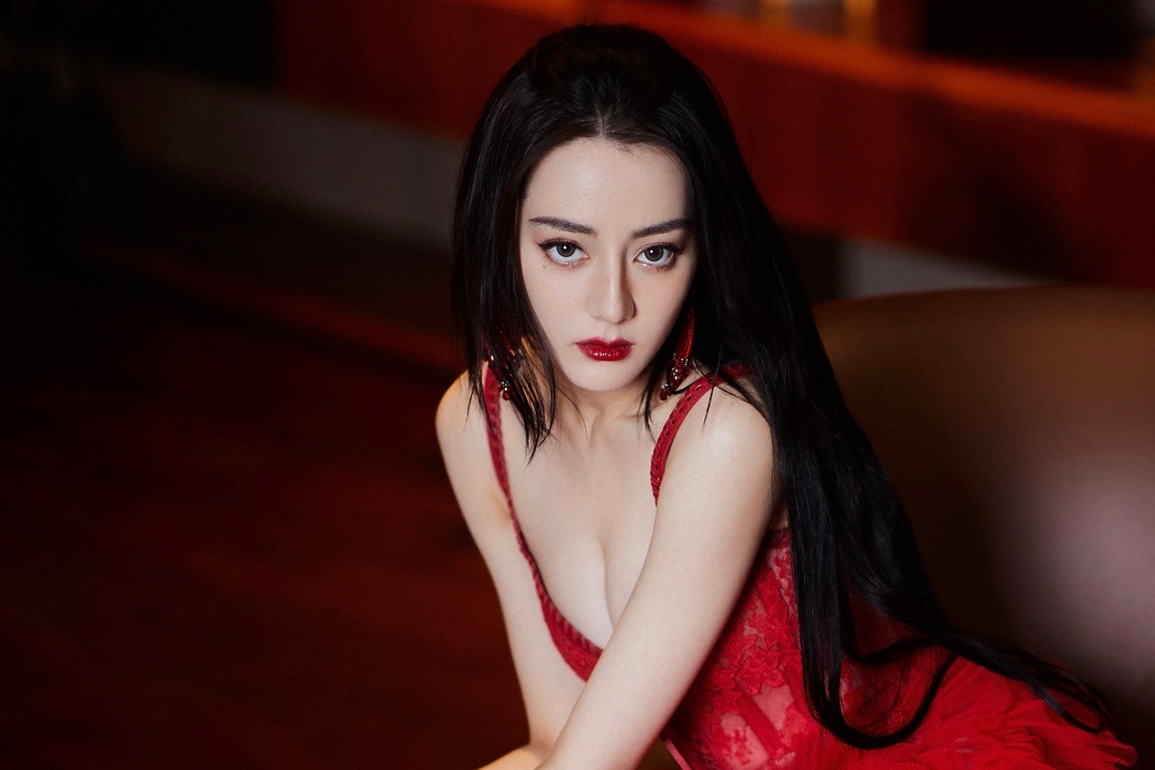 Nghe si dieu dung vi truyen thong ban o showbiz hinh anh