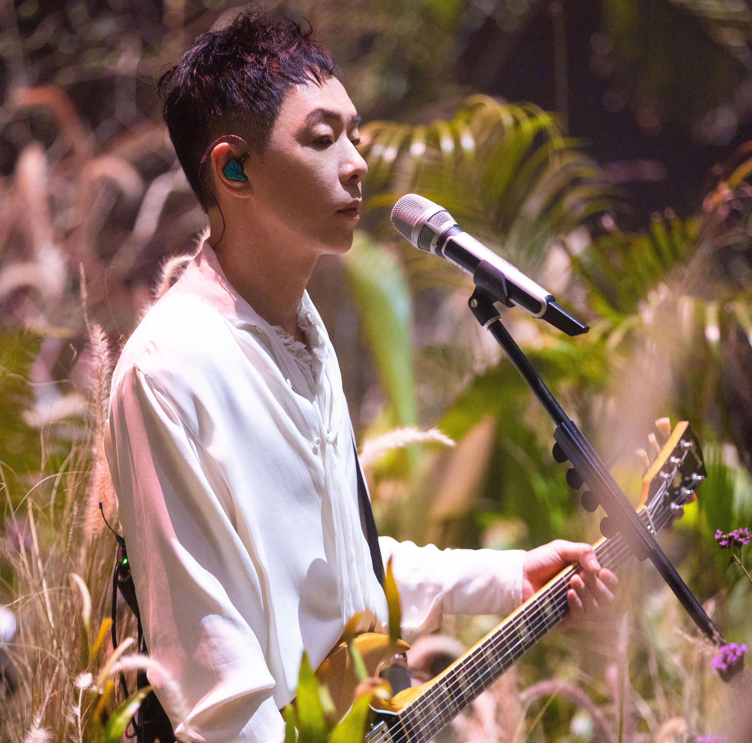 Tran Tieu Xuan thang Anh trai vuot moi chong gai anh 16