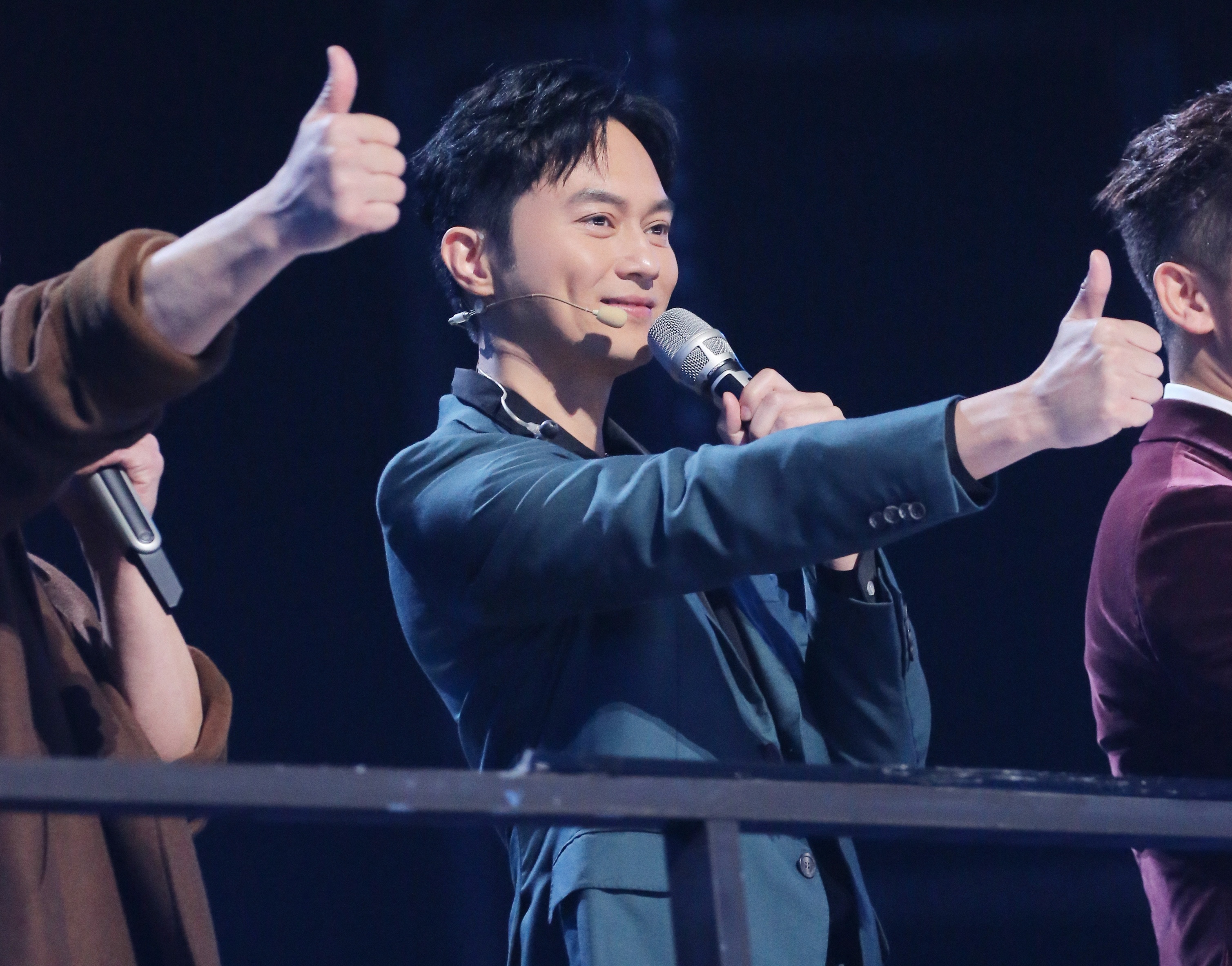 Tran Tieu Xuan thang Anh trai vuot moi chong gai anh 7