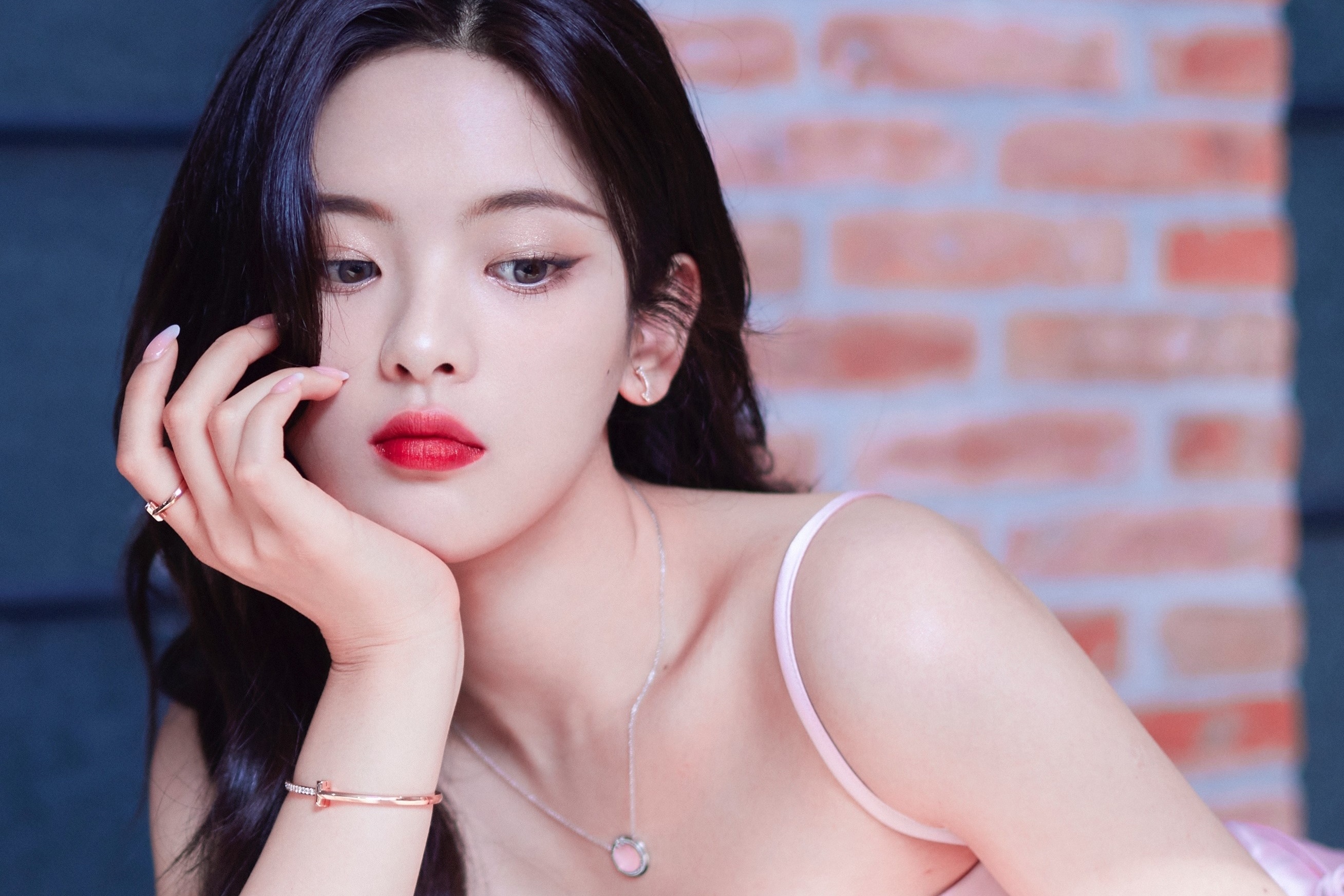 Show tuyen chon than tuong bi cam song, nha san xuat xoay xo ra sao? hinh anh