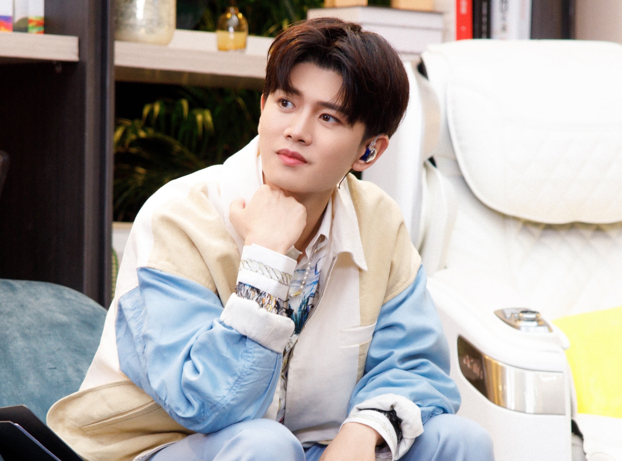 nhậm gia luân địch lệ nhiệt ba ảnh 3 nham gia luan dich le nhiet ba anh 3