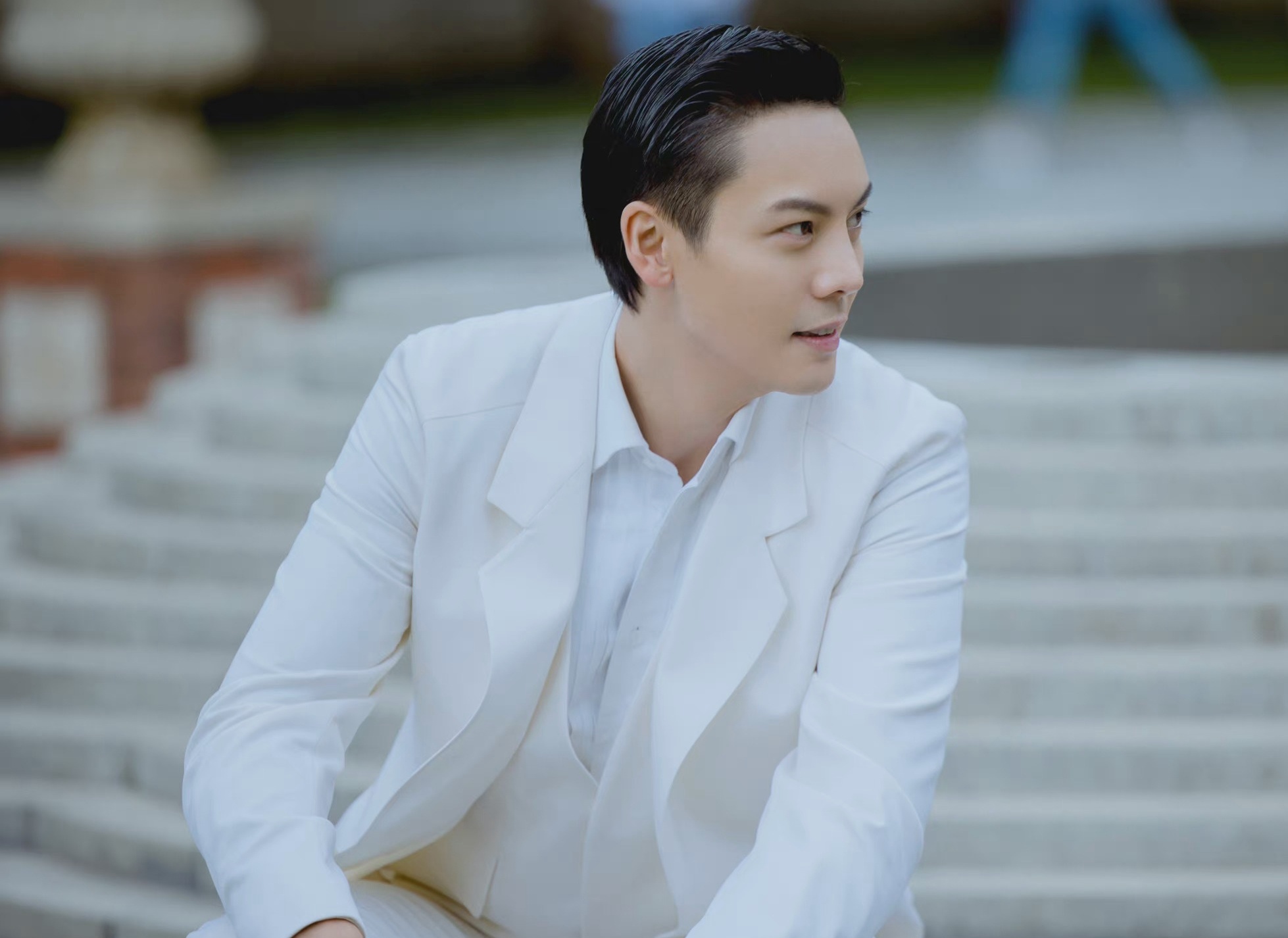 Tran Vy Dinh dien do anh 8