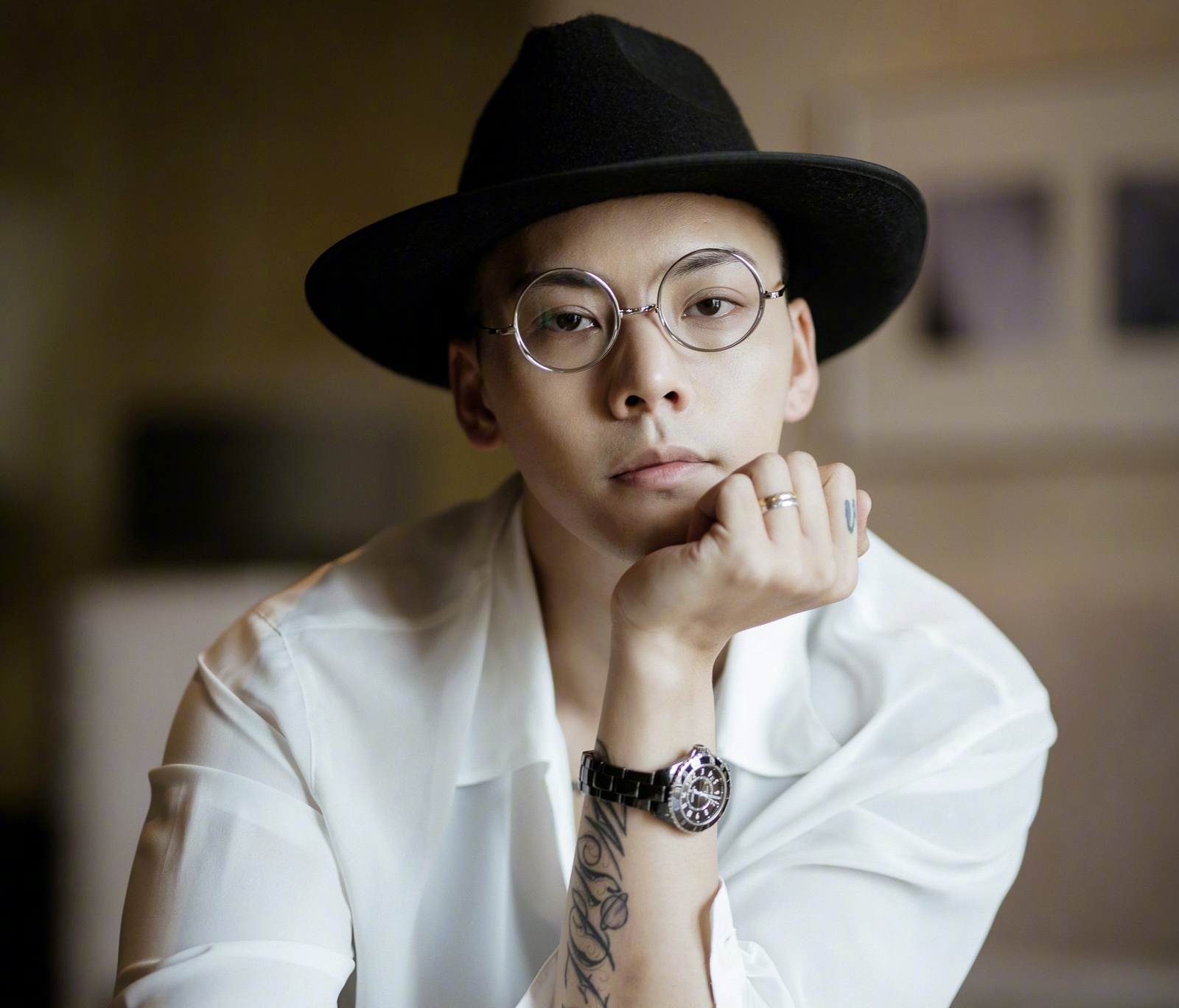 Tran Vy Dinh dien do anh 2