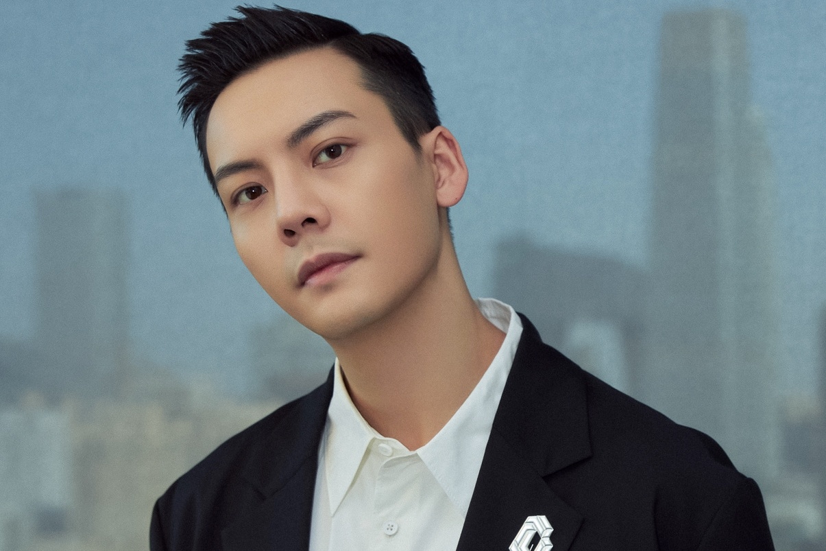 Tran Vy Dinh - binh hoa di dong phien ban nam hinh anh