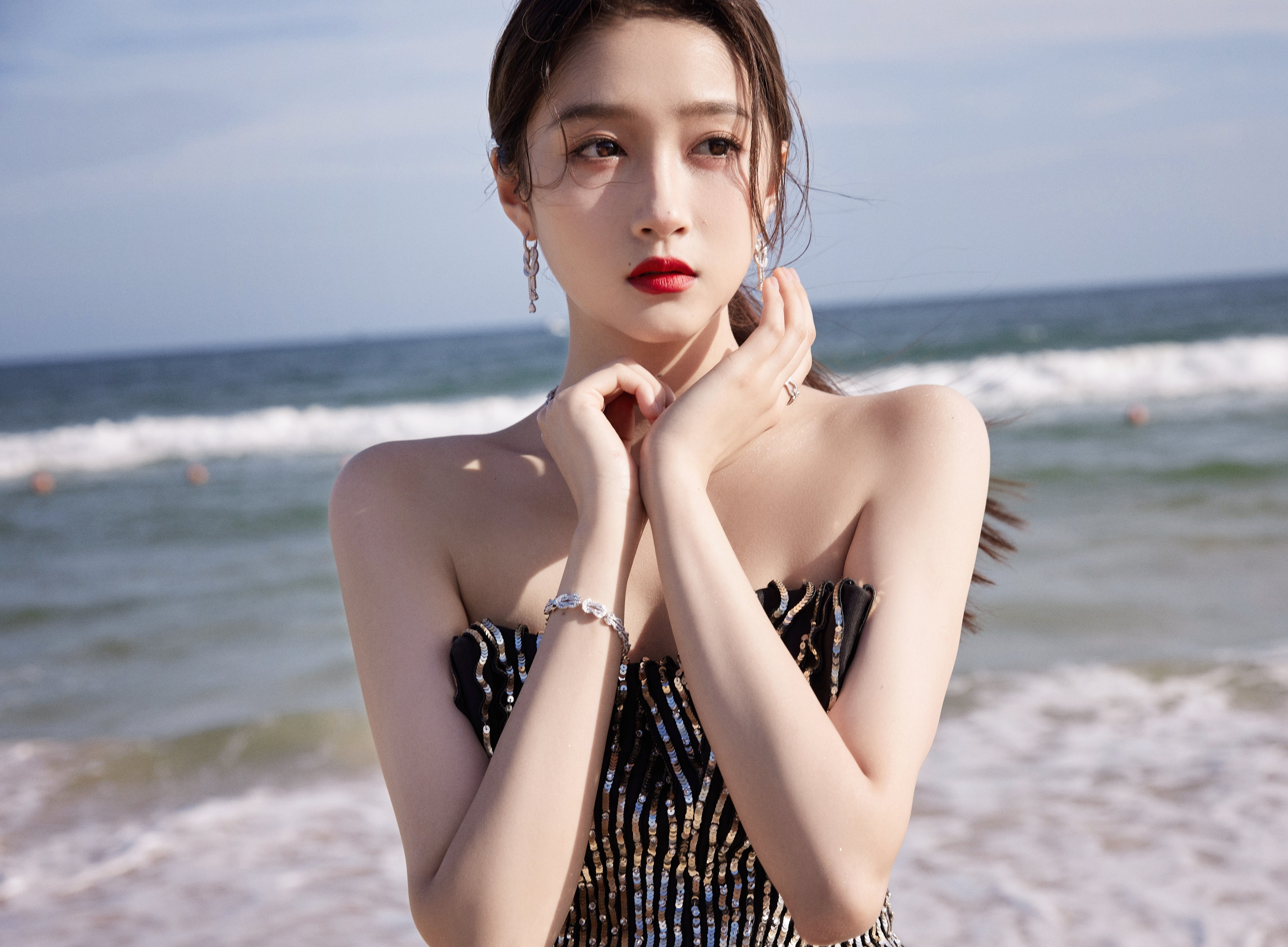 Angelababy cam dua phep thuat trong su kien GQ anh 9