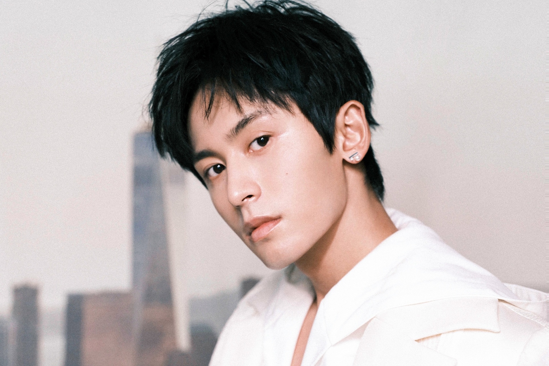 Truong Triet Han song trong kho dau sau khi bi cam song hinh anh