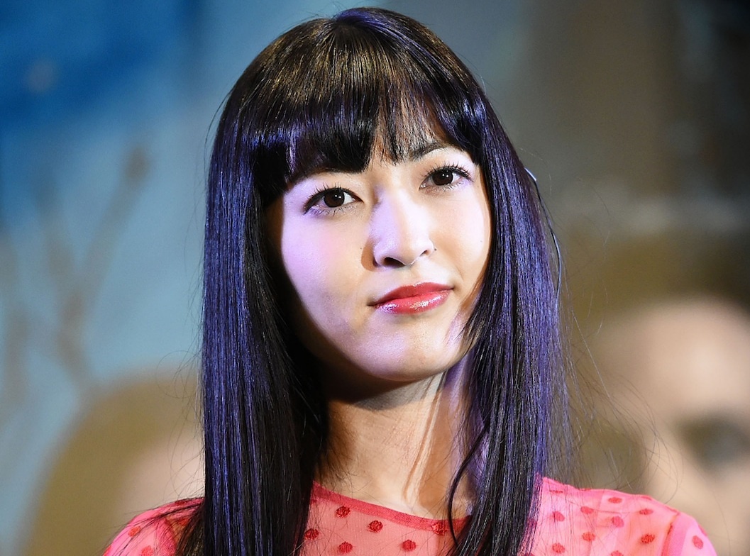 Thu tuyet menh cua nu ca si noi tieng Nhat Ban hinh anh