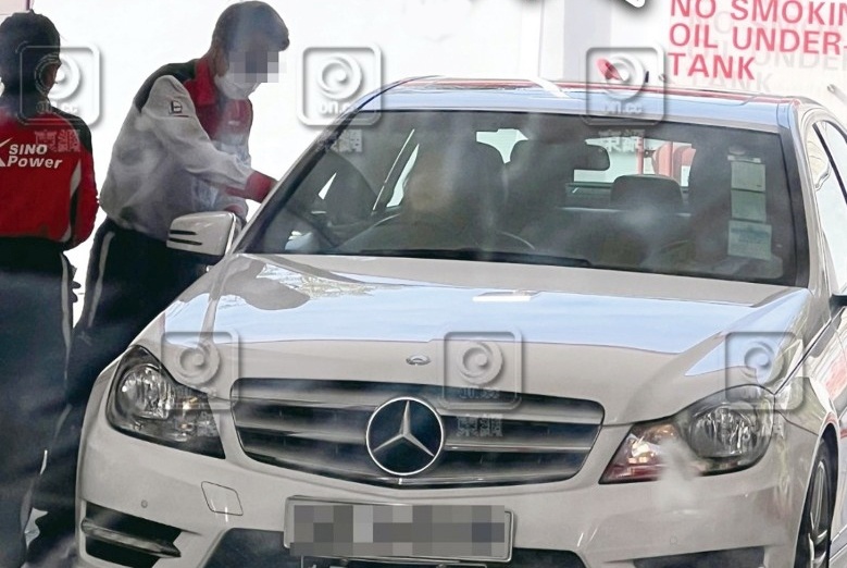 Trieu Vy bi cam song anh 1