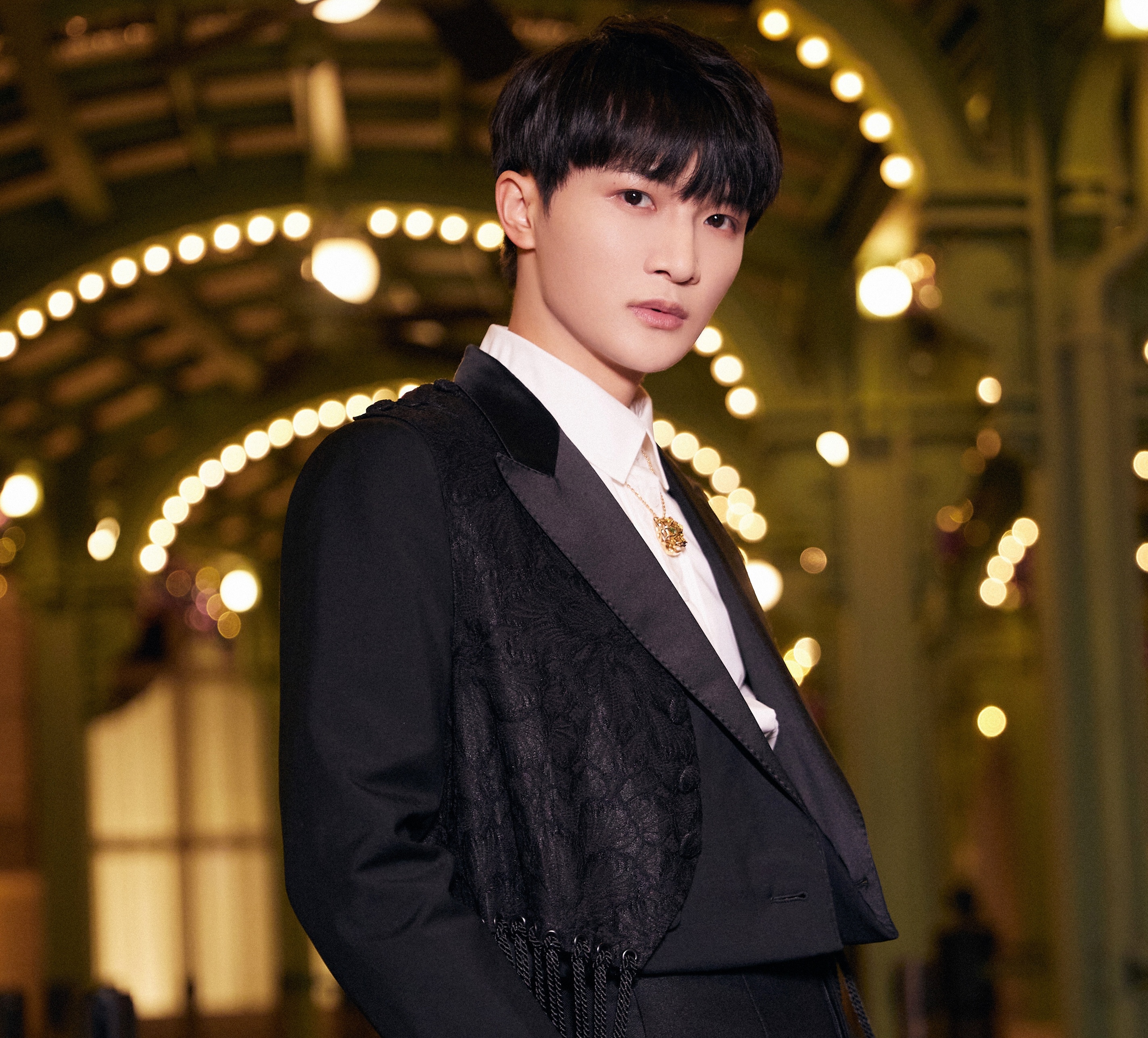 ong hoang nhac phim Chau Tham anh 3