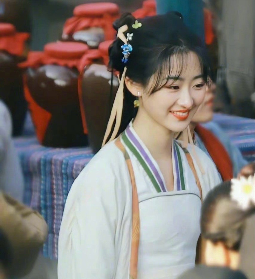 Trieu Linh Nhi thay the Luu Diec Phi anh 2