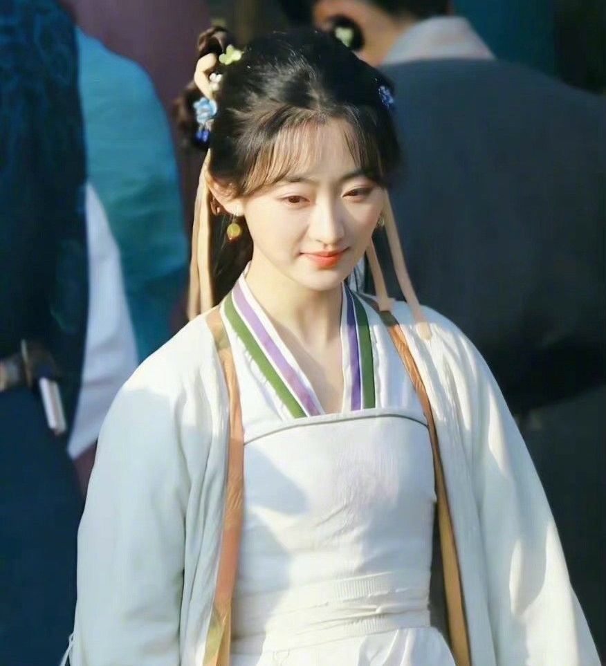 Trieu Linh Nhi thay the Luu Diec Phi anh 1