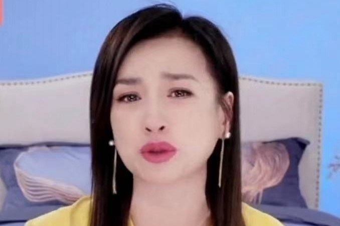 Truong Dinh khoc xin tha thu hinh anh