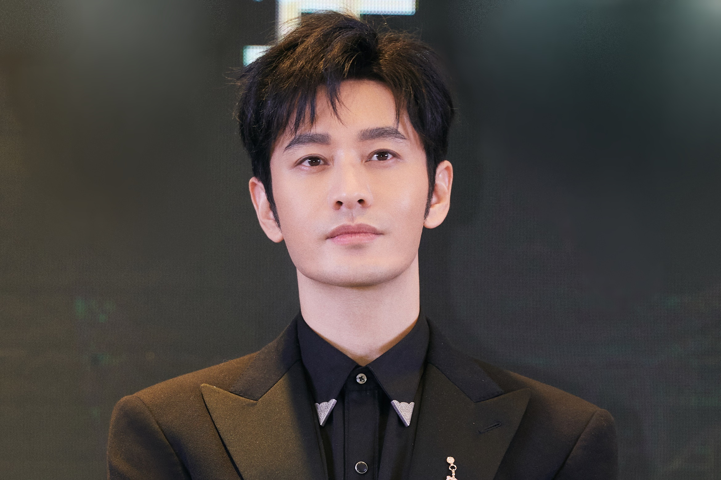 Huynh Hieu Minh xuat hien sau thong bao ly hon hinh anh