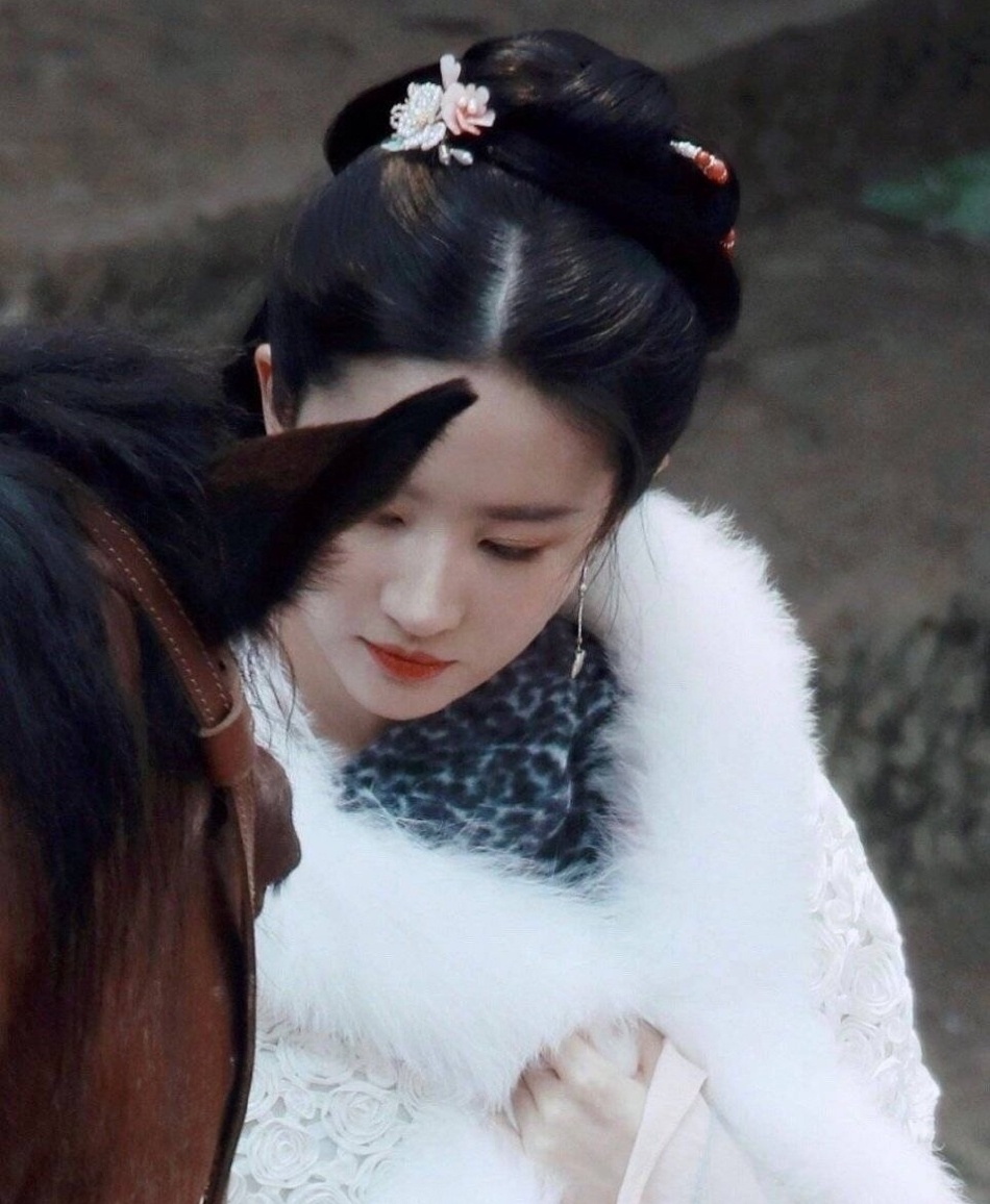 Luu Diec Phi Tran Hieu dong cap anh 2