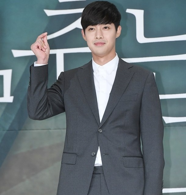 Kim Hyun Joong ket hon anh 4