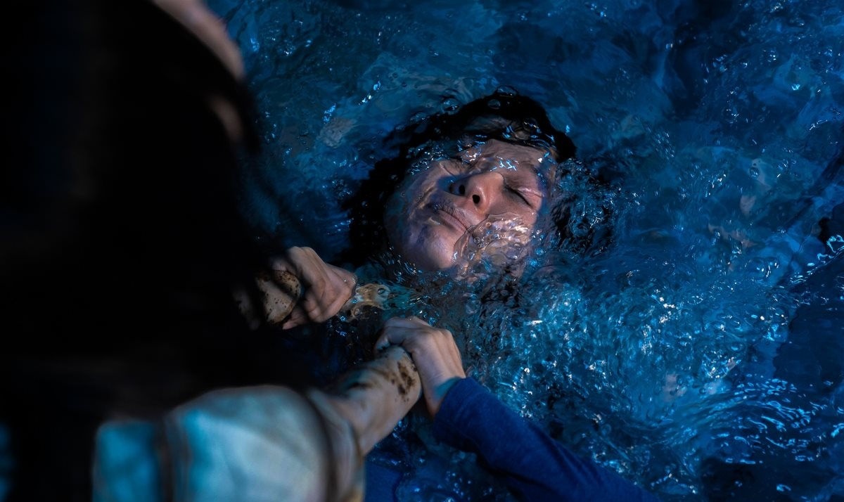 phim kinh di Nguoi lang nghe anh 1