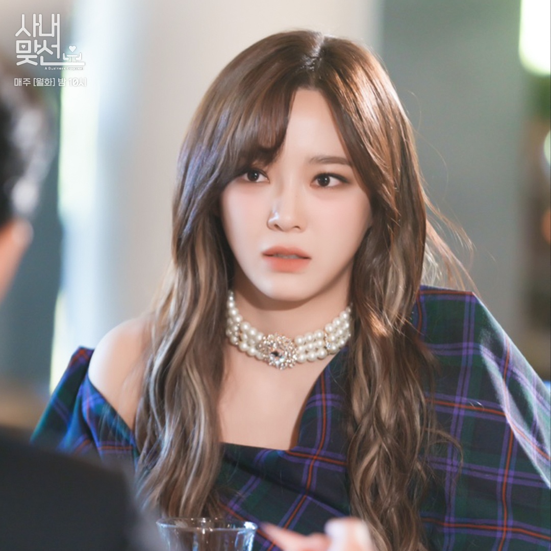 Hẹn hò chốn công sở gây sốt ảnh 2 Hen ho chon cong so gay sot anh 2