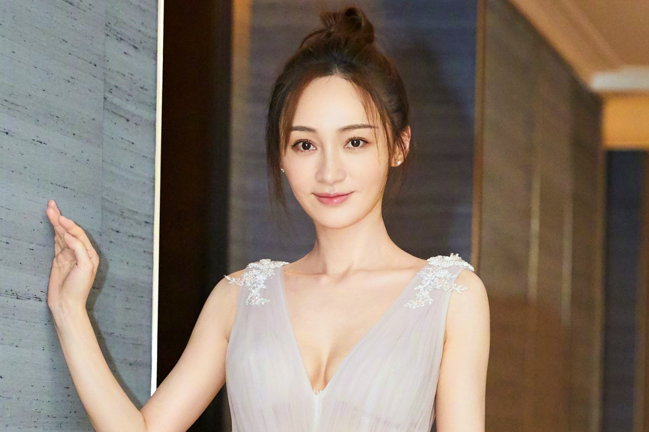 Hon nhan song gio cua Dieu Dich hinh anh