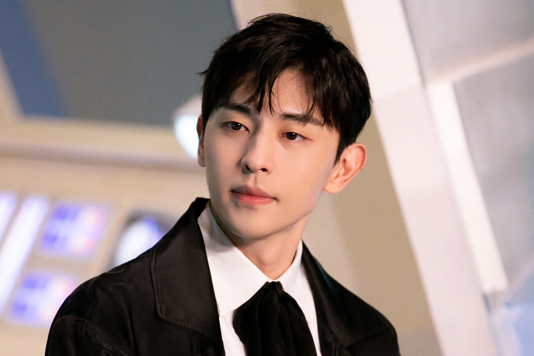 Dang Luan tron thue anh 1