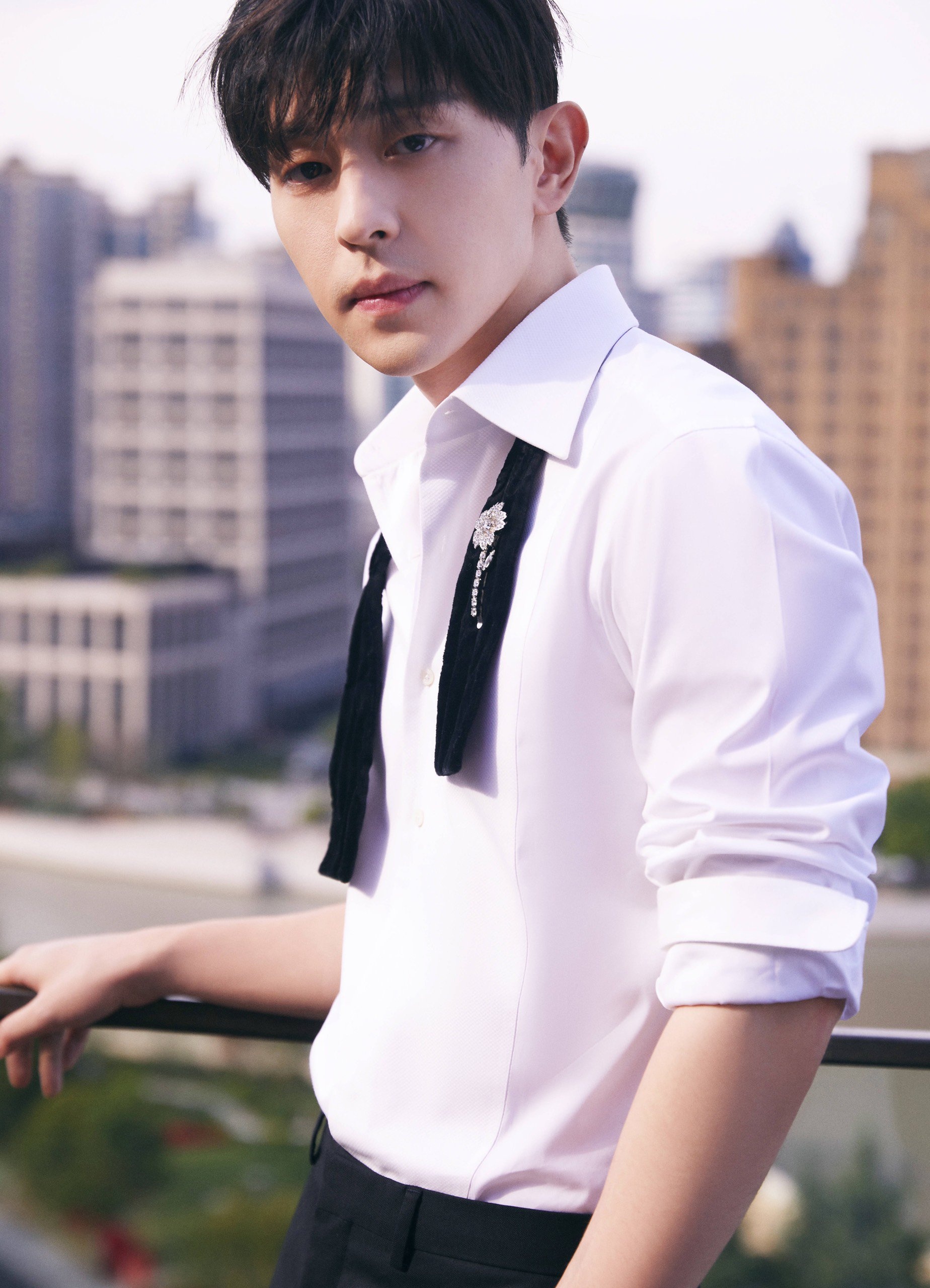 Dang Luan tron thue anh 2