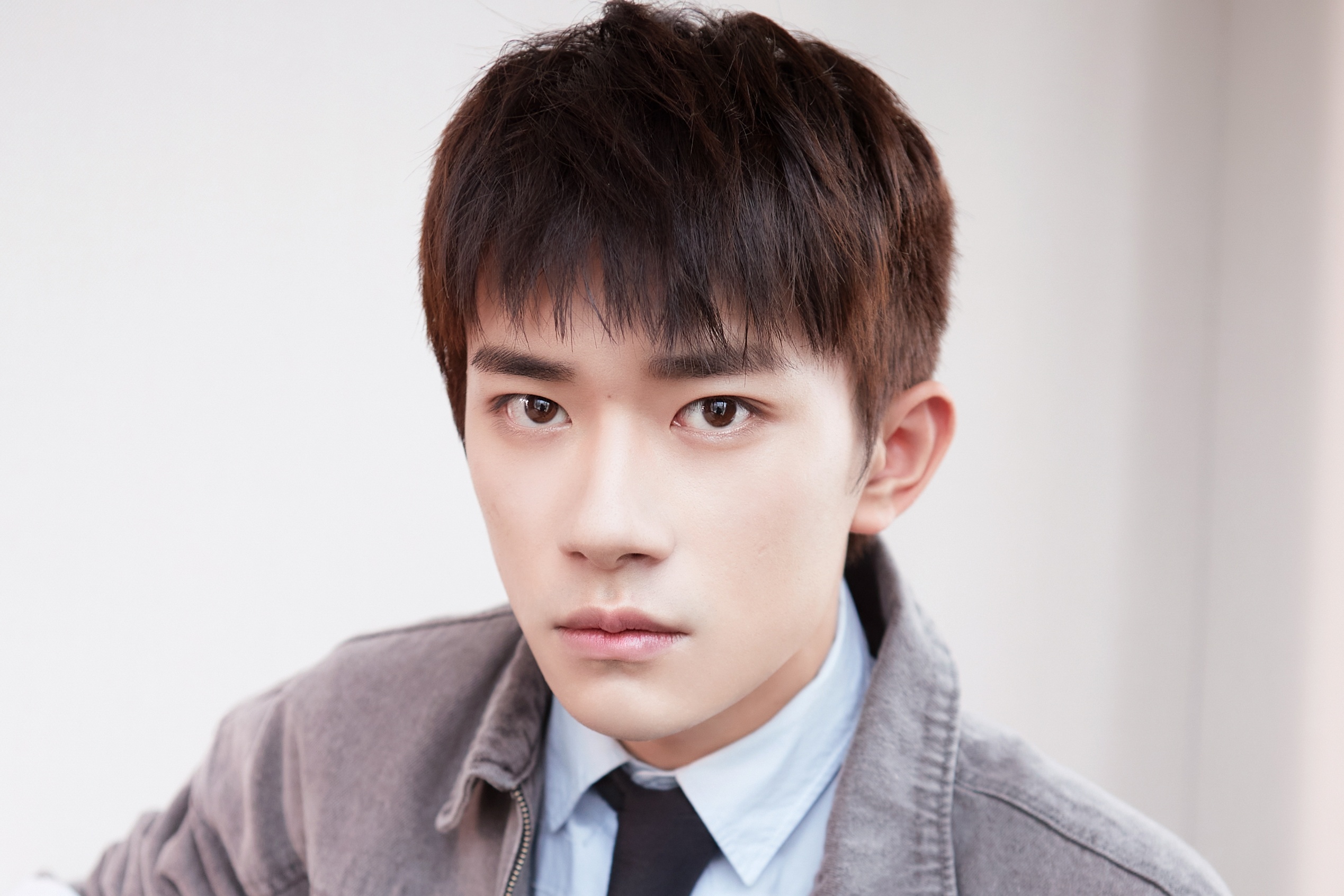 Dich Duong Thien Ti vuong loat scandal lon hinh anh