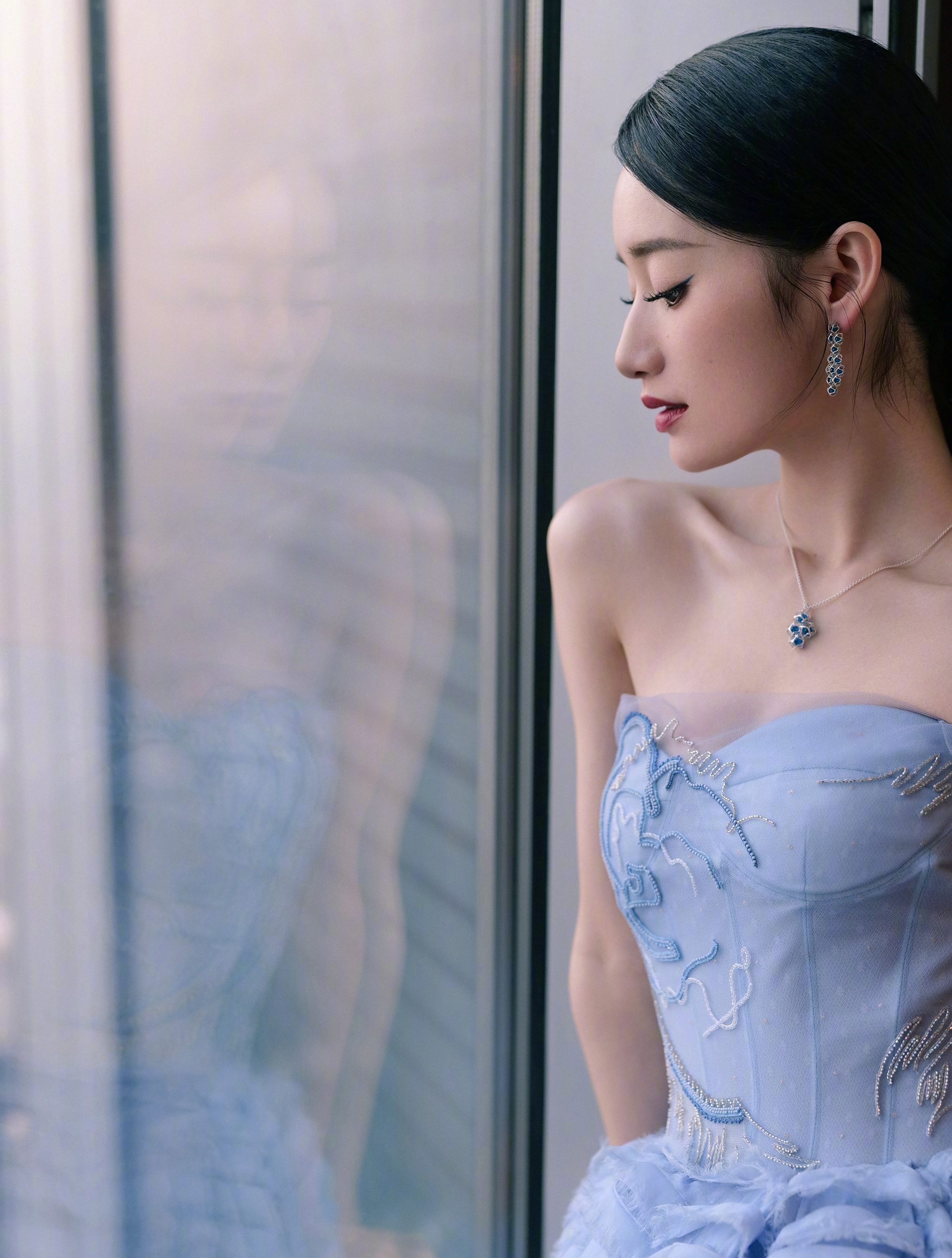 Ngu giao ky dich le nhiet ba anh 13