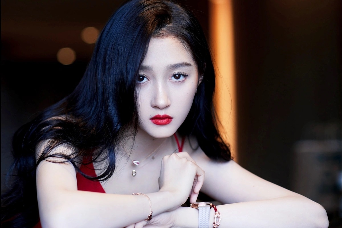 Quan Hieu Dong truot doc hinh anh