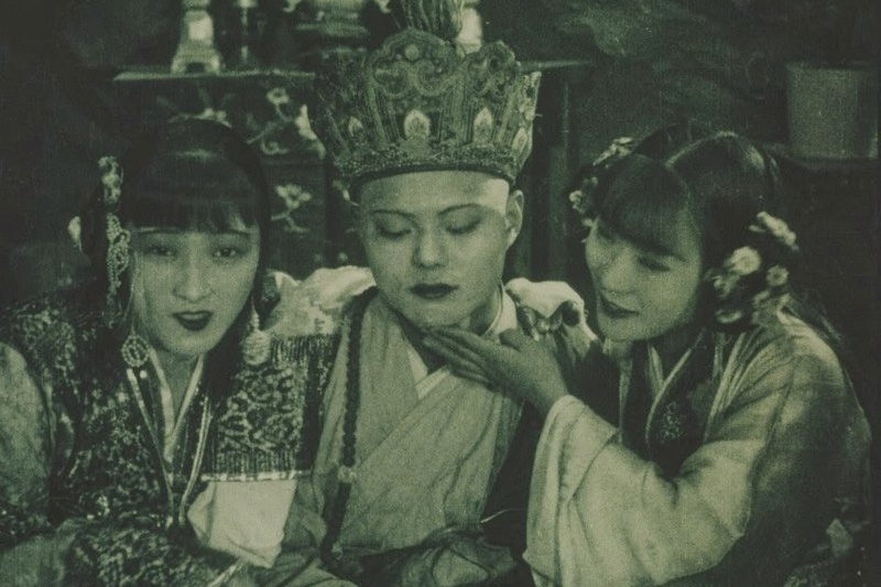 Phim 'Tay du ky' 1927 tung bi cam chieu hinh anh