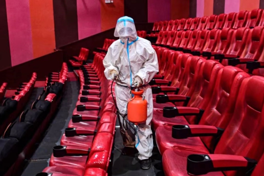 Doanh thu phong ve Trung Quoc giam 94% hinh anh