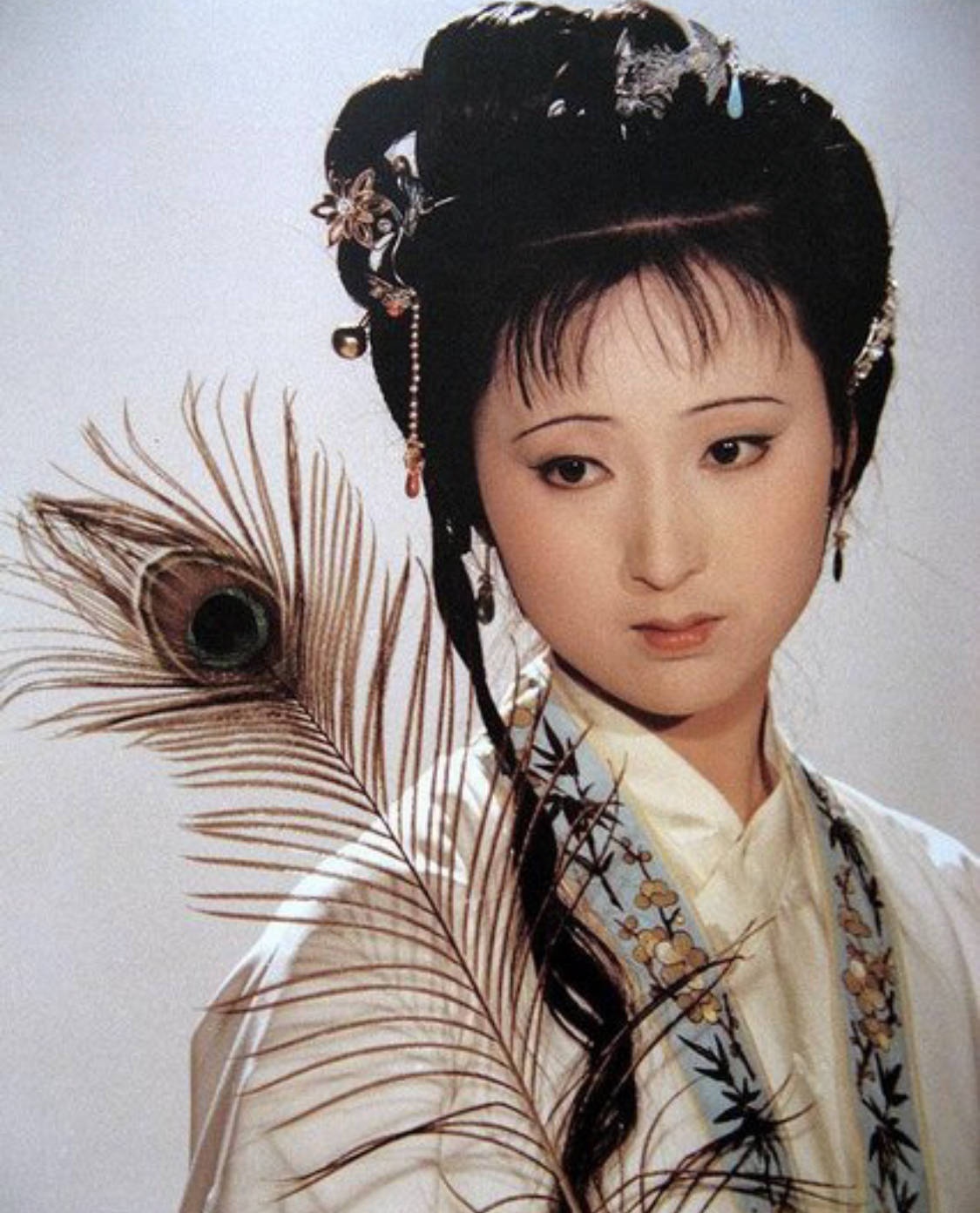 Hong lau mong 1987 anh 16