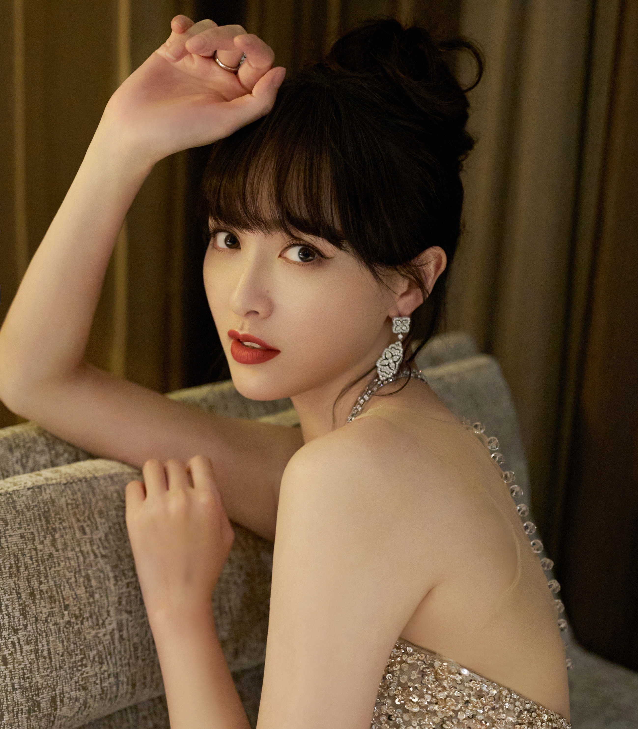 nghe si phai tu tra tien cho dien vien long tieng anh 6