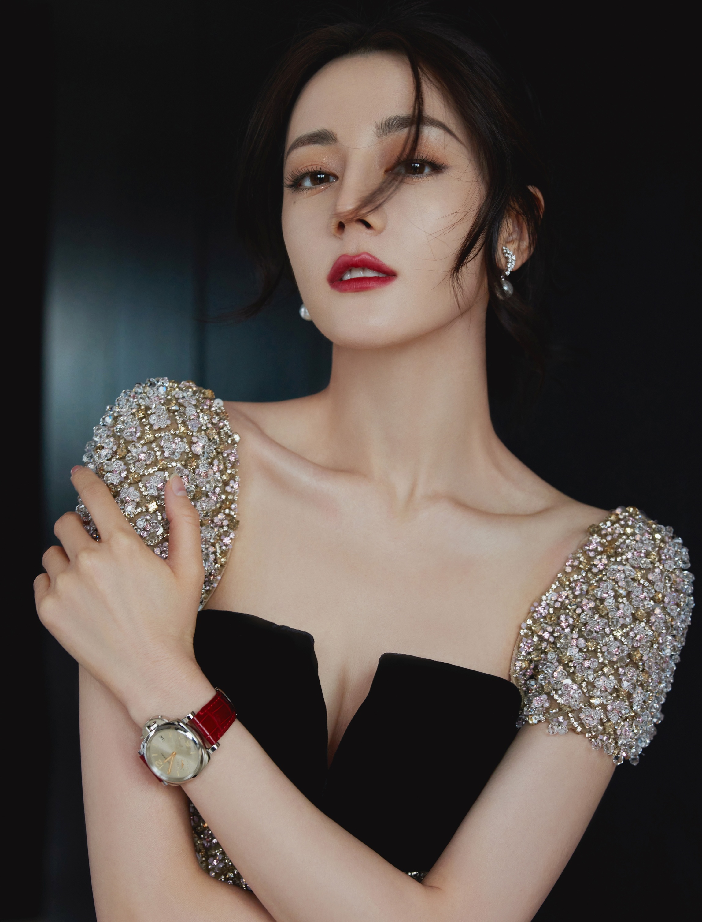 nghe si phai tu tra tien cho dien vien long tieng anh 3