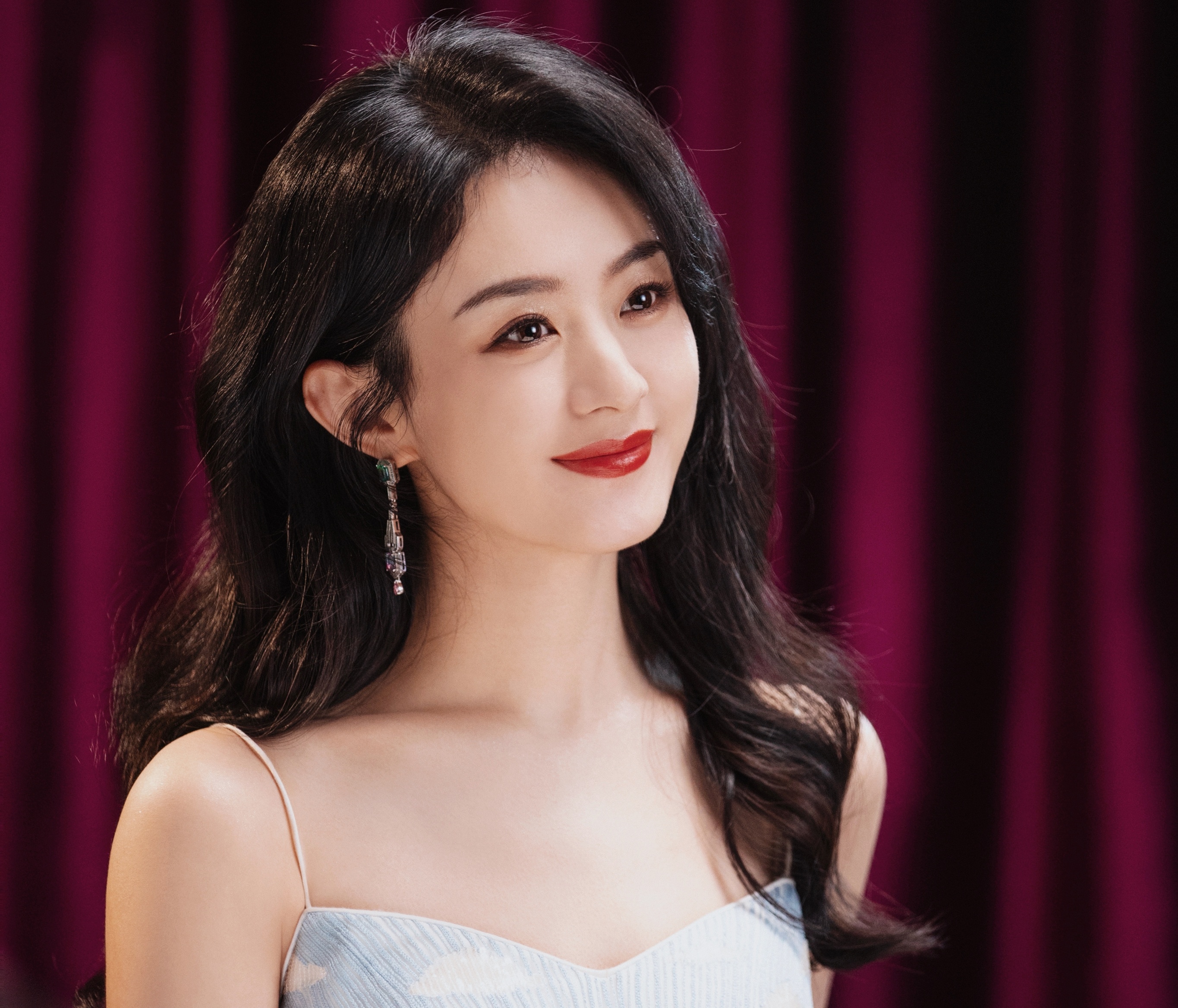 nghe si phai tu tra tien cho dien vien long tieng anh 1